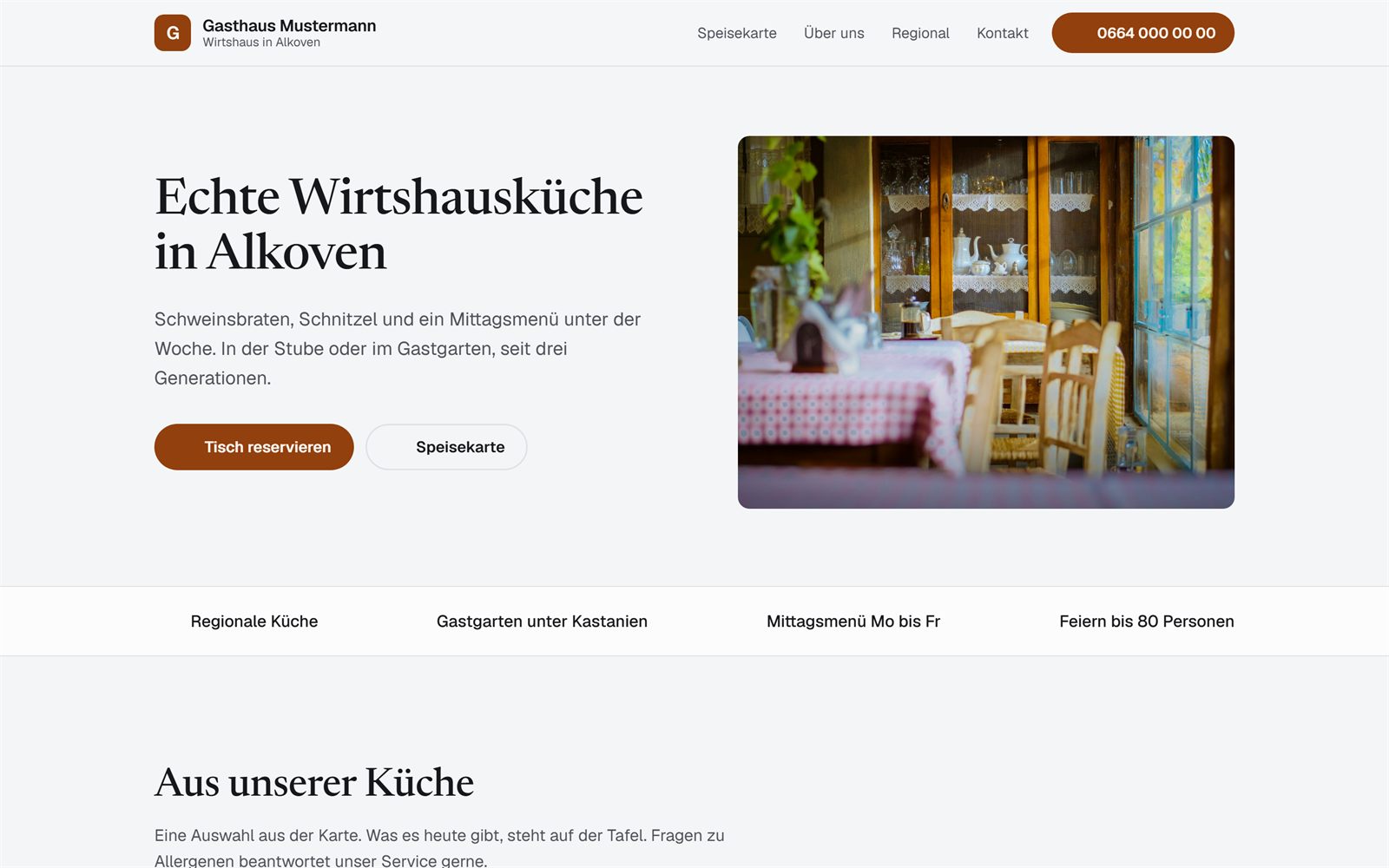 Beispiel-Website für ein Gasthaus am Computer